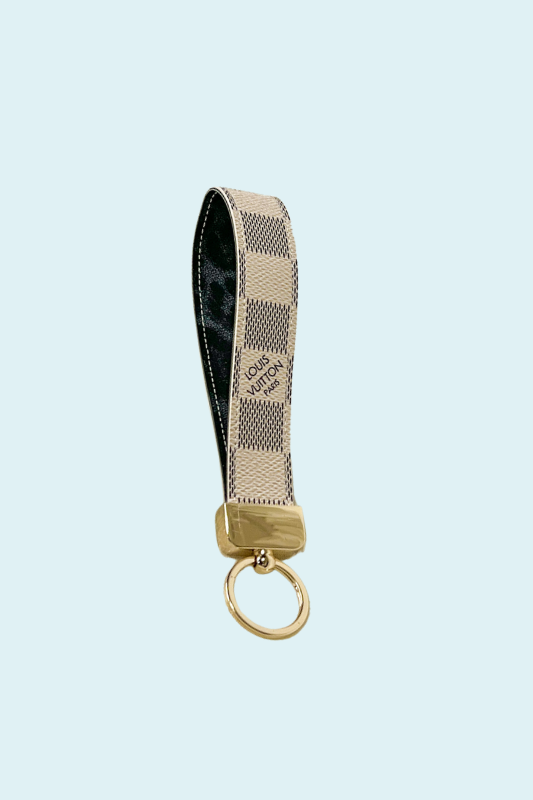 Louis Vuitton Damier Azur Dragonne Key Holder - White Keychains